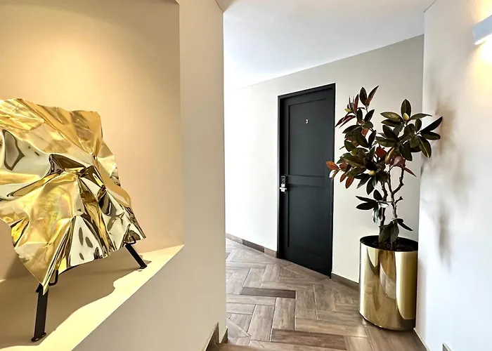 Ph Masarik 17 Aparthotel 4*